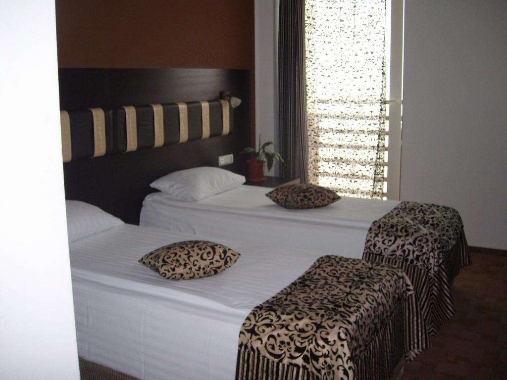 Hotel Sydney Craiova Szoba fotó